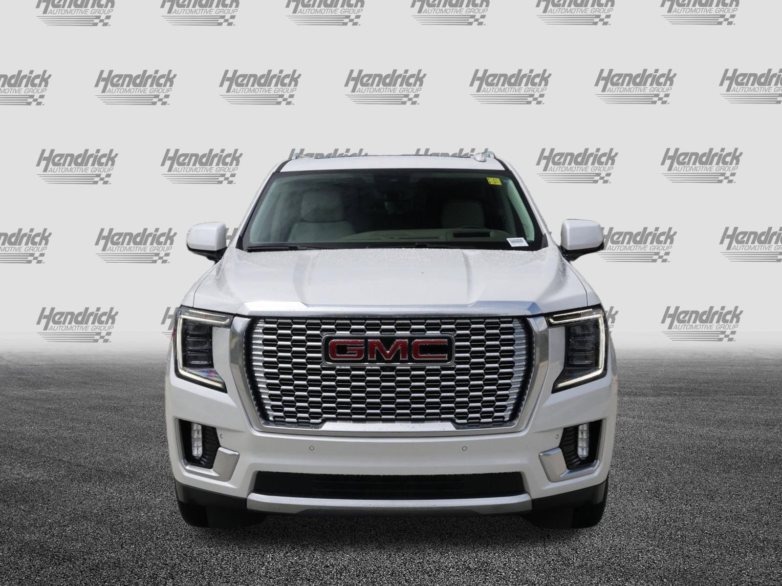 Used 2024 GMC Yukon Denali w/ Advanced Technology Package AWD/4WD image 3