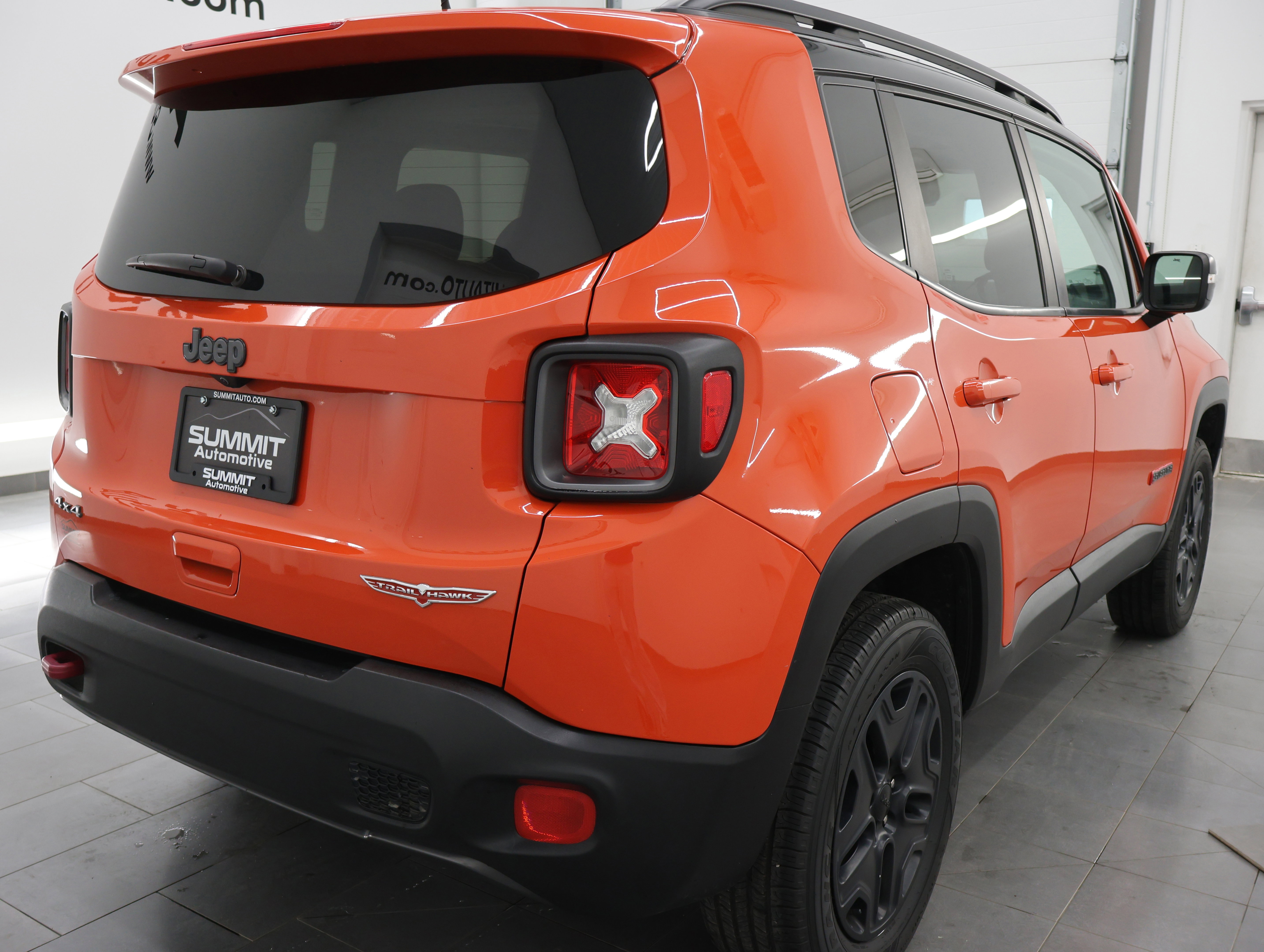 Used 2018 Jeep Renegade Trailhawk AWD/4WD image 5