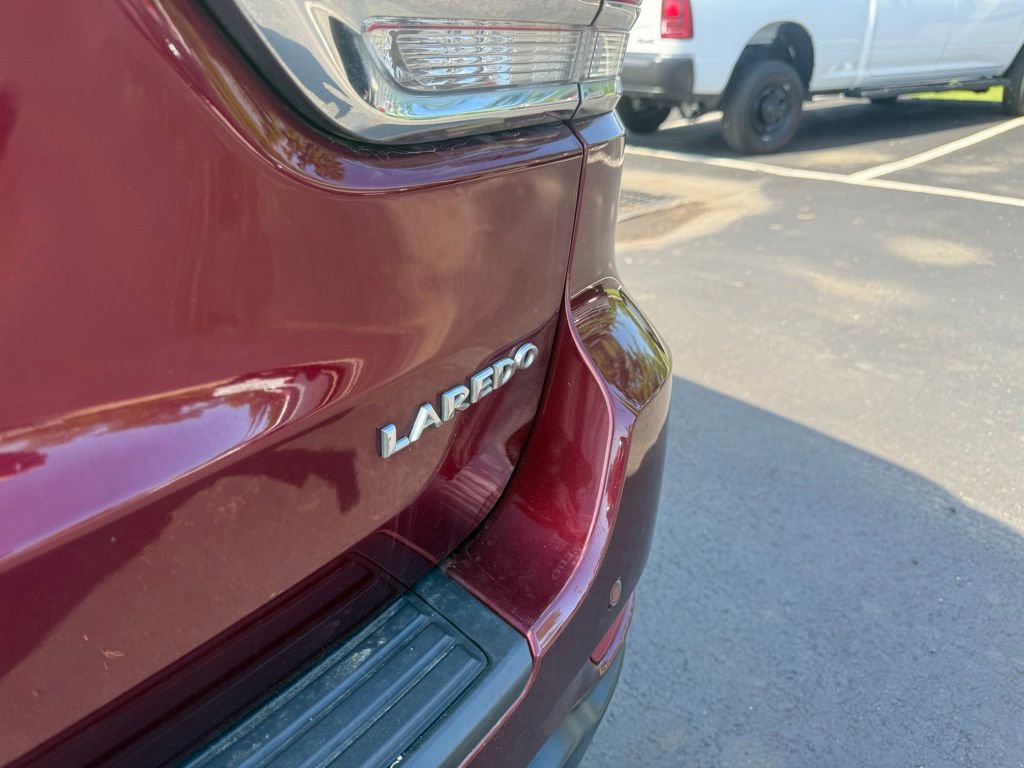 Used 2018 Jeep Grand Cherokee Laredo AWD/4WD image 38