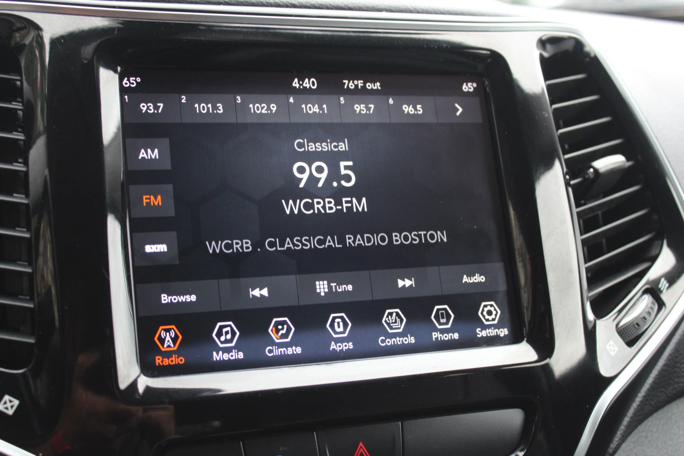 Used 2019 Jeep Cherokee Limited image 32