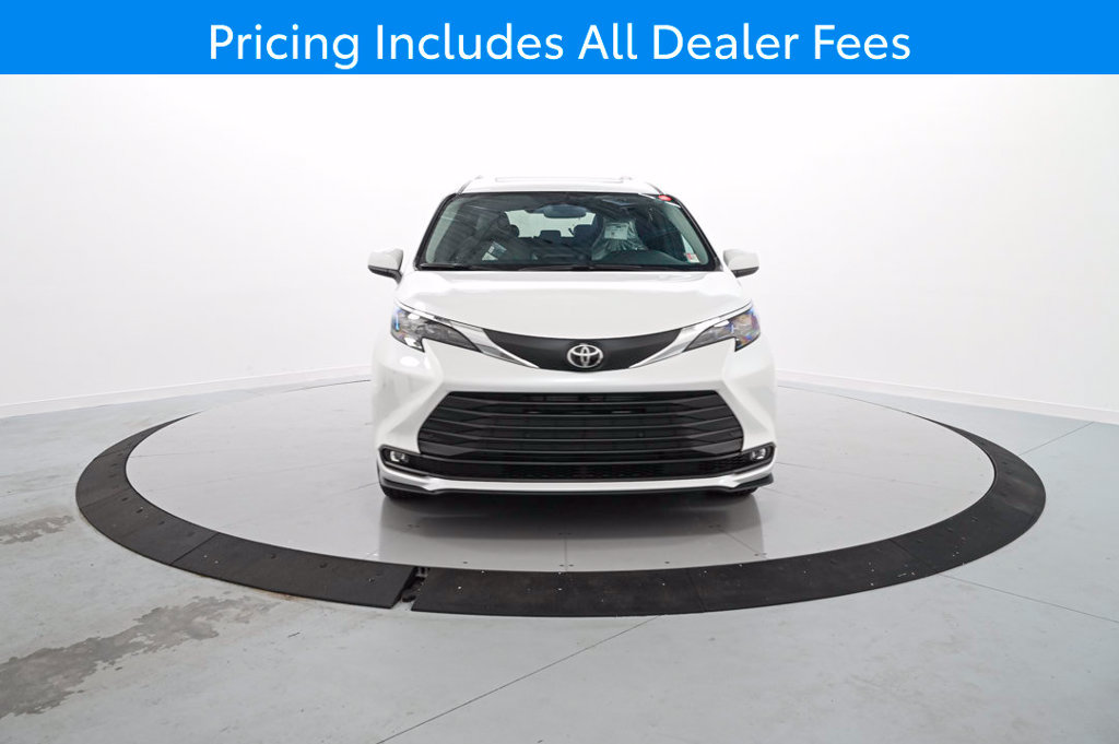 New 2026 Toyota Sienna XLE FWD image 2