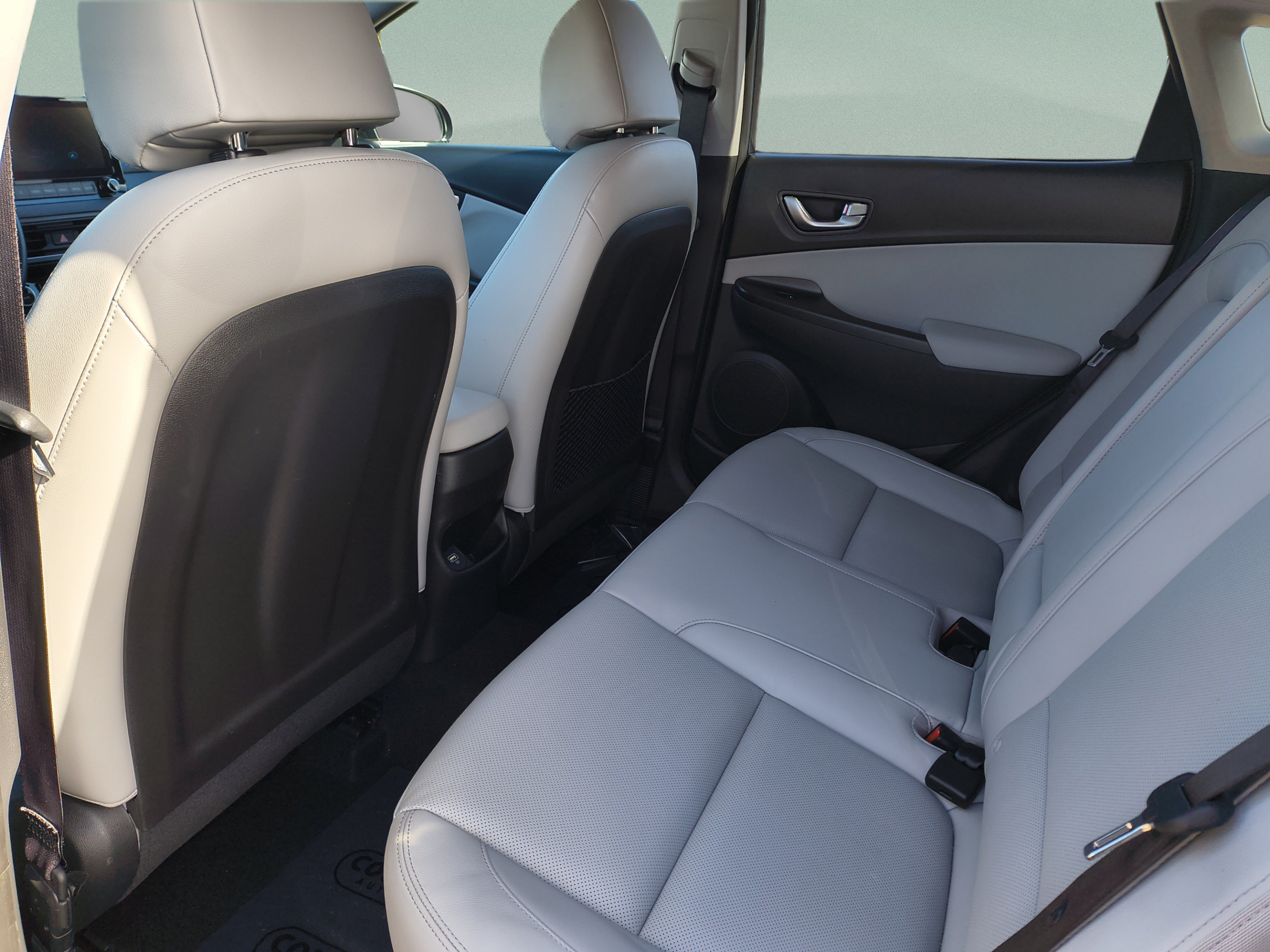 Certified 2022 Hyundai Kona Limited FWD image 14