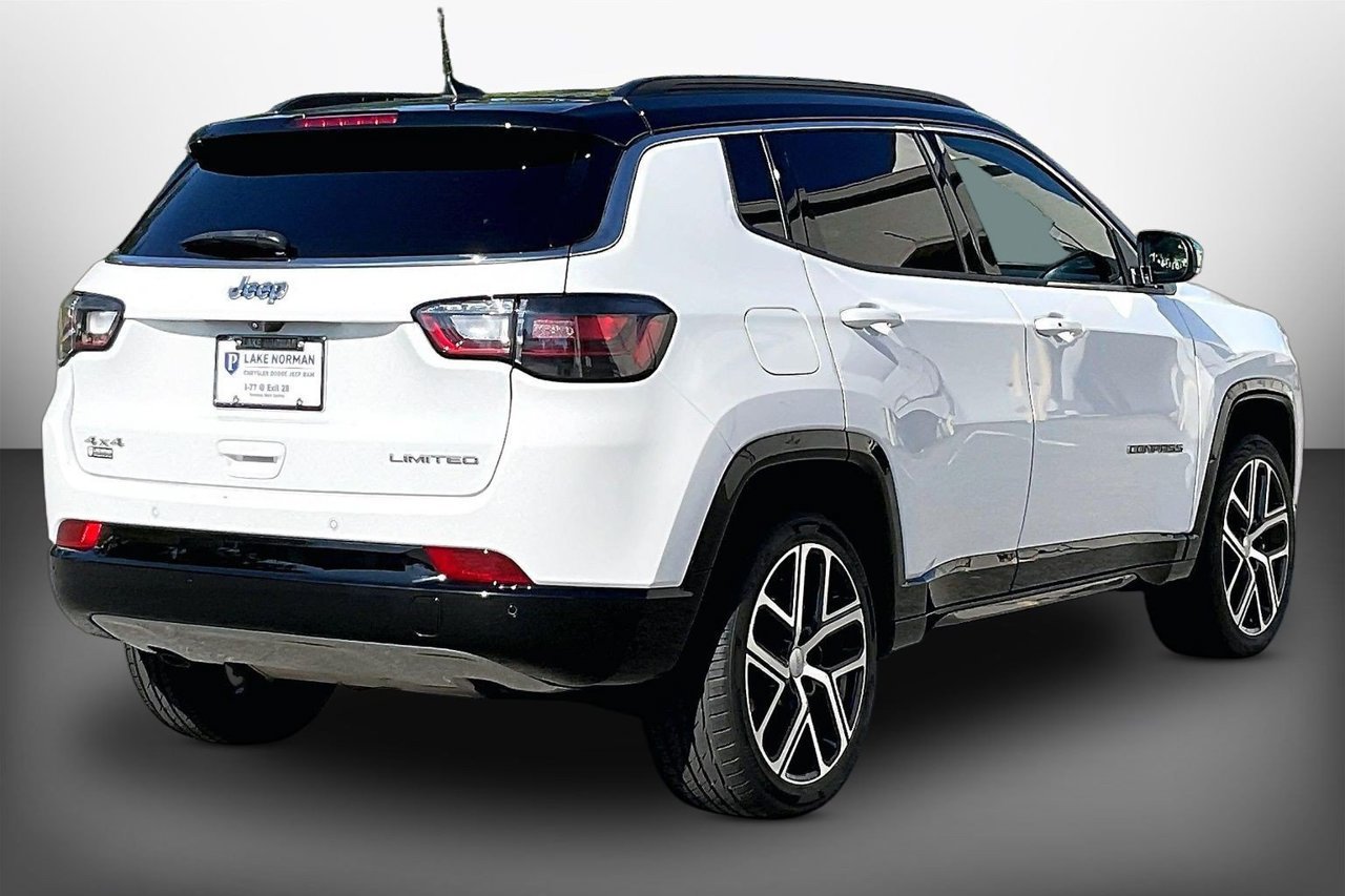 Used 2024 Jeep Compass Limited w/ Elite Group AWD/4WD image 8