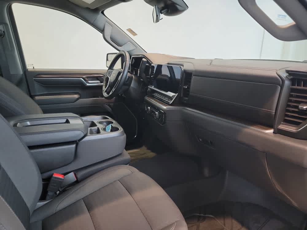 Used 2023 Chevrolet Silverado 1500 LT AWD/4WD image 16