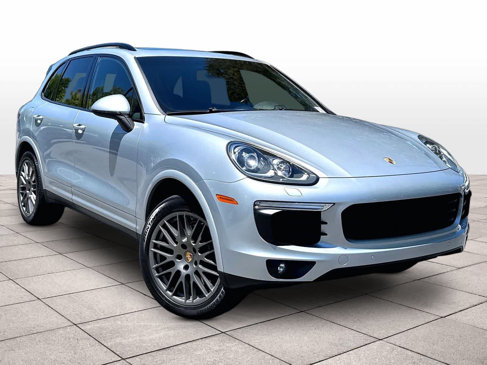 Used 2017 Porsche Cayenne Platinum Edition AWD/4WD image 2
