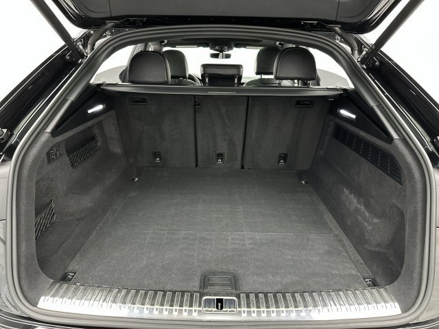 Used 2025 Audi Q8 Prestige AWD/4WD image 24