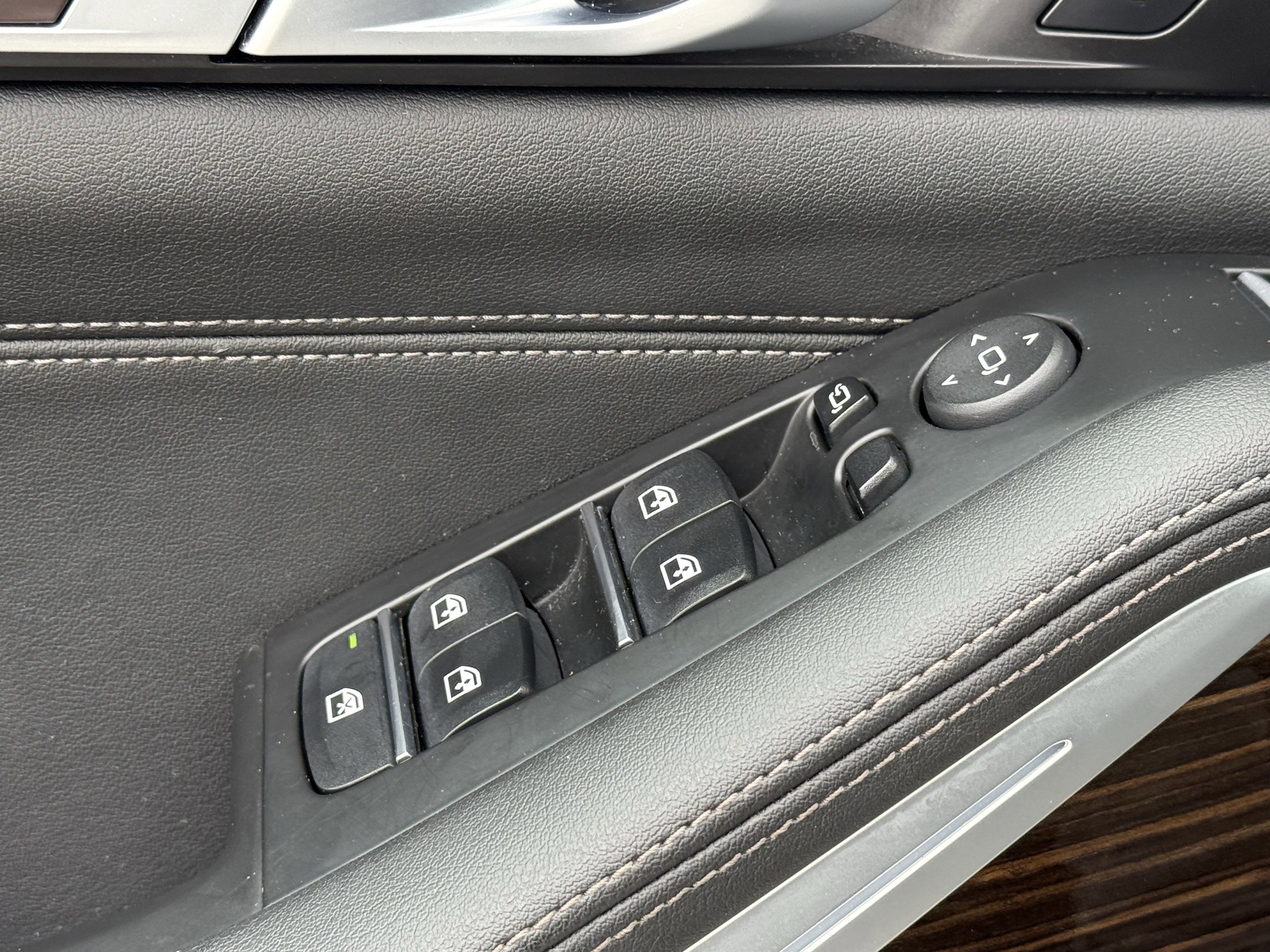 Used 2024 BMW X5 xDrive50e image 26