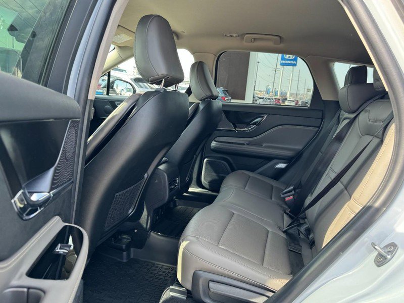 Used 2025 Lincoln Corsair Reserve w/ Rear Removable Package Tray image 12