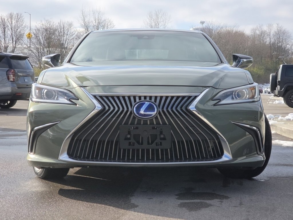 Used 2020 Lexus ES 300h w/ Premium Package image 3
