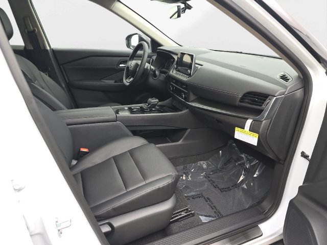 New 2027 Nissan Rogue Dark Armor FWD image 39