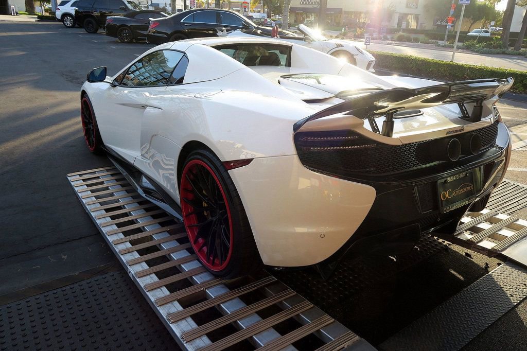 Used 2015 McLaren 650S Spider image 29