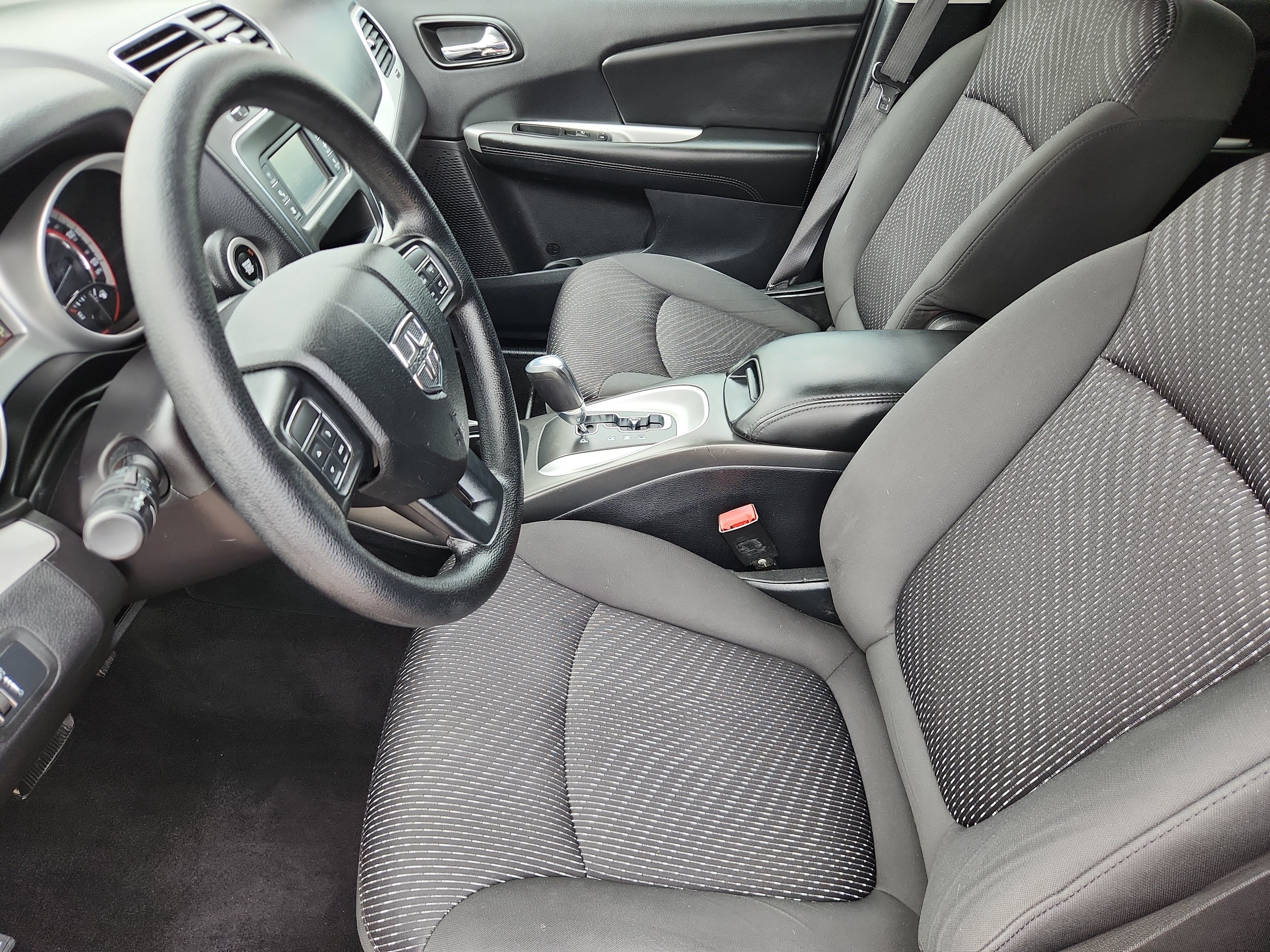 Used 2017 Dodge Journey SXT w/ Comfort/Convenience Group FWD image 9