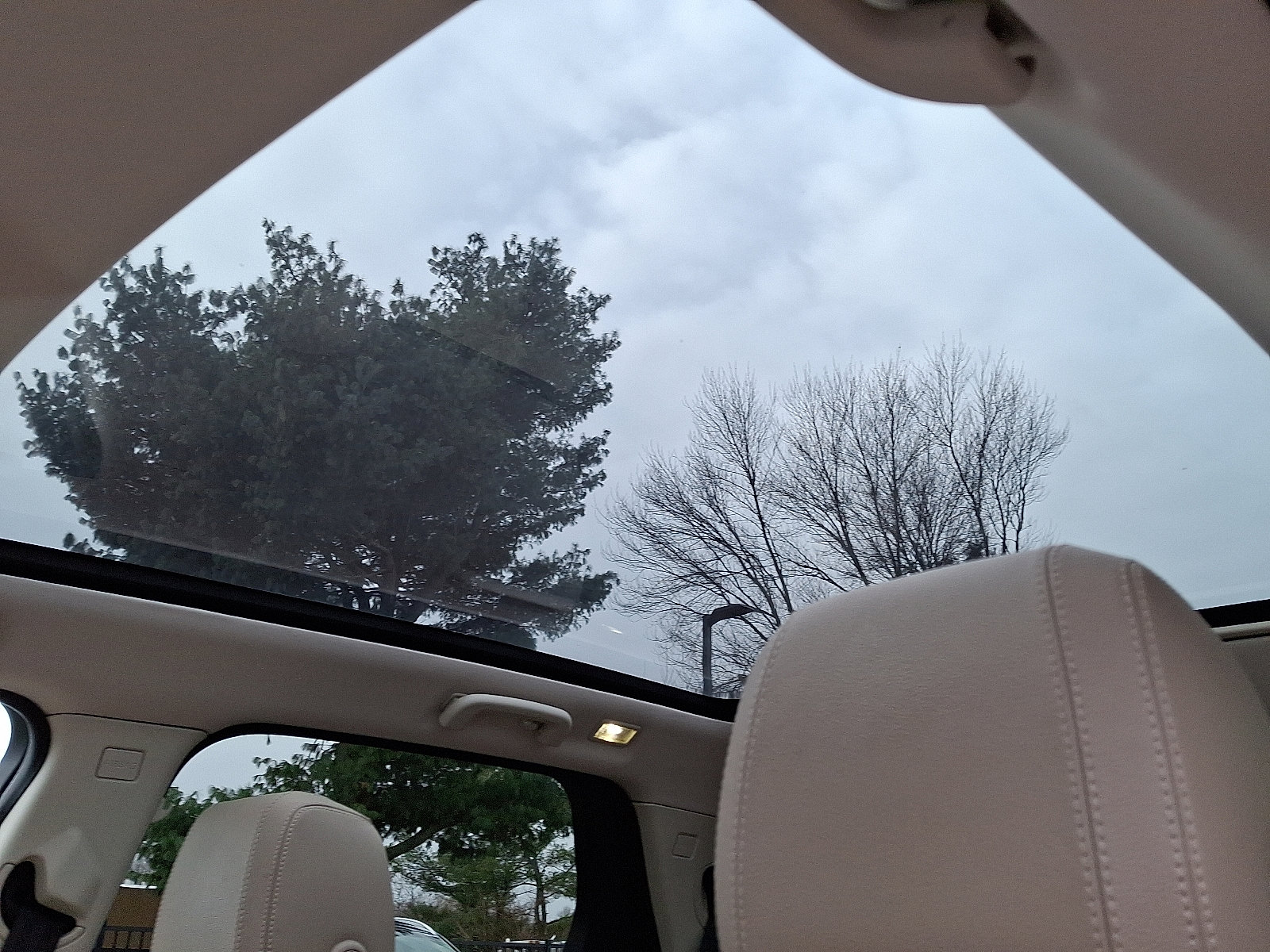 Used 2019 Land Rover Discovery Sport HSE image 21