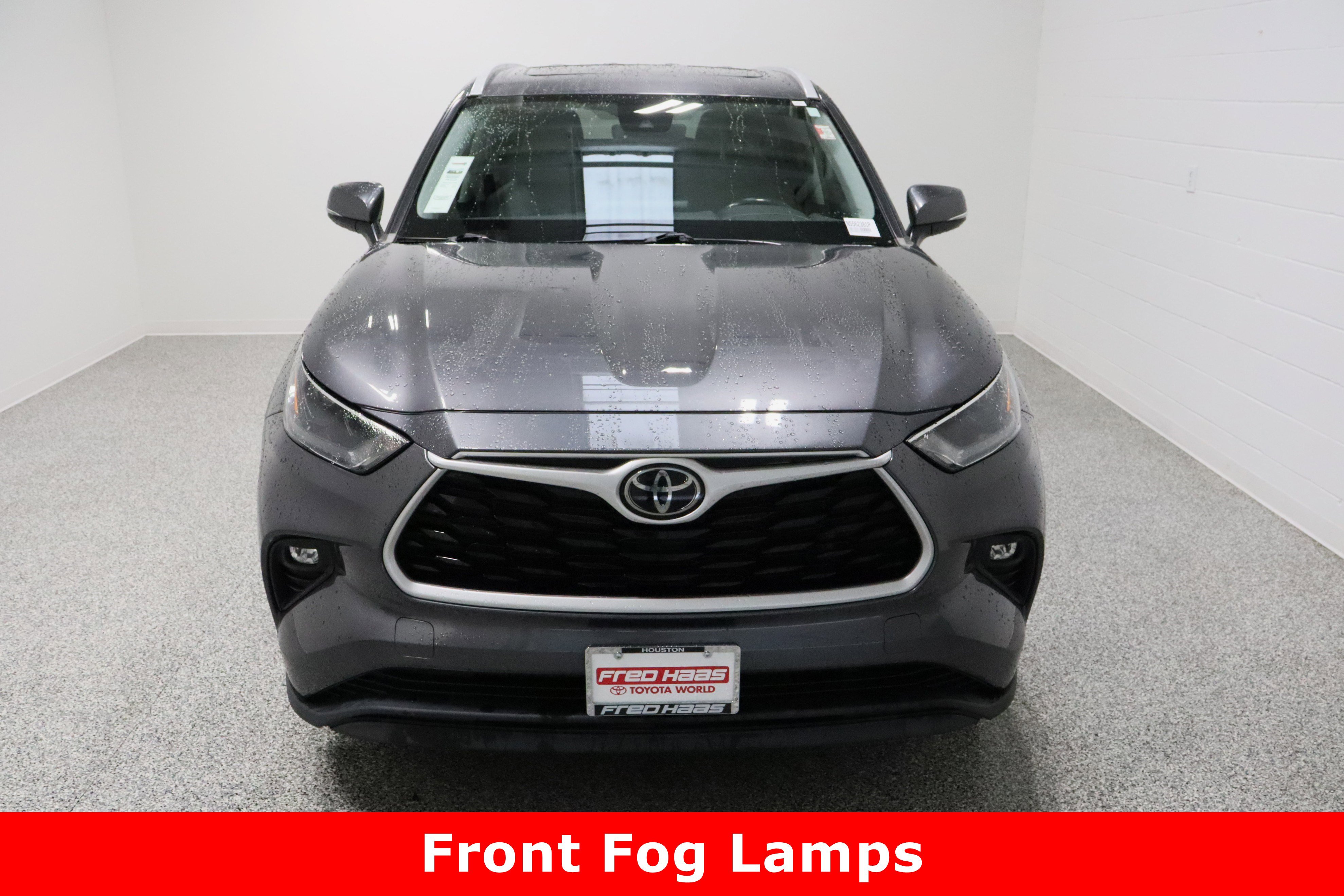Used 2022 Toyota Highlander XLE image 3