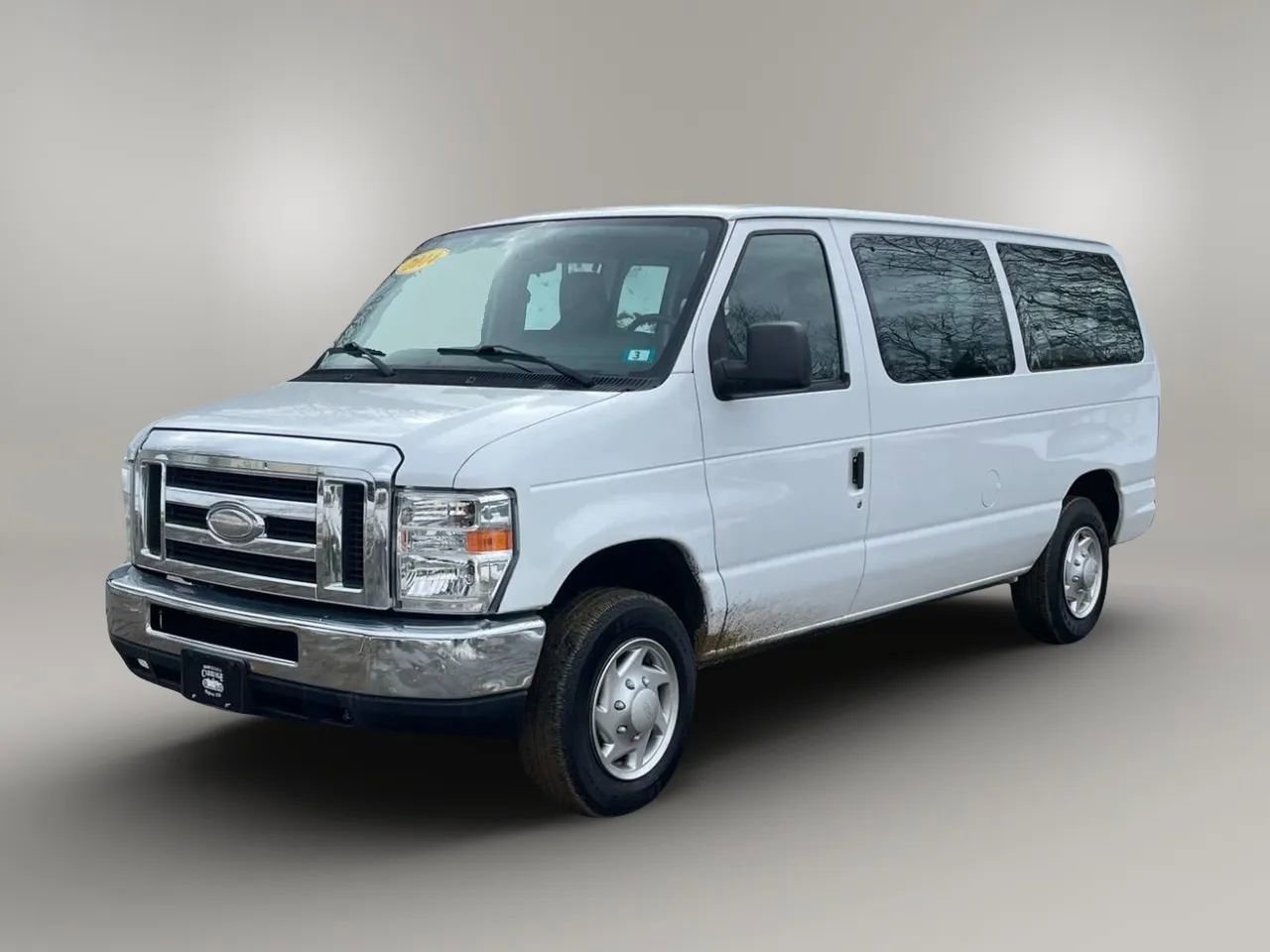 Used 2014 Ford E-150 and Econoline 150 w/ Power Group image 3