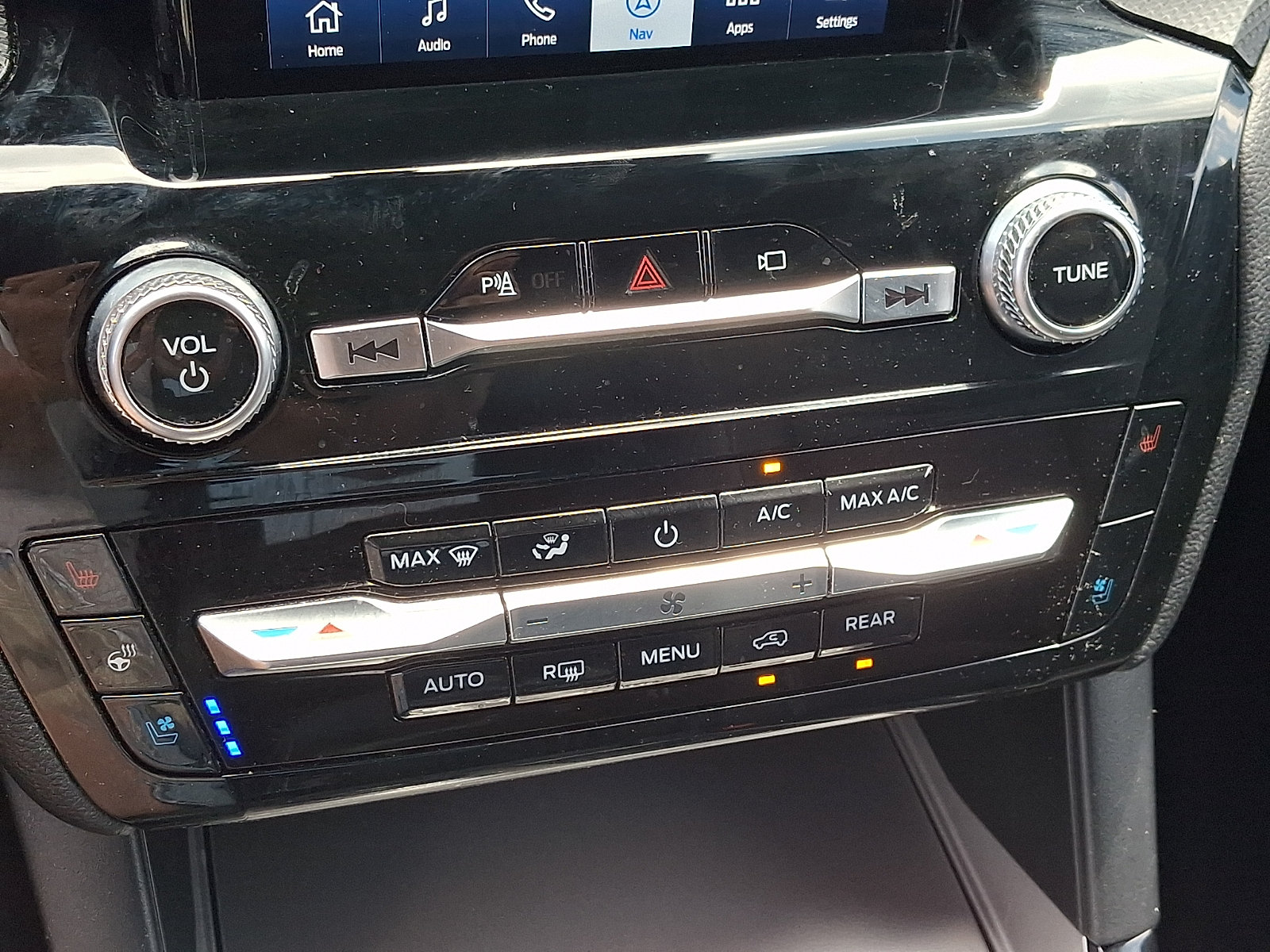 Used 2023 Ford Explorer ST w/ Equipment Group 401A AWD/4WD image 19