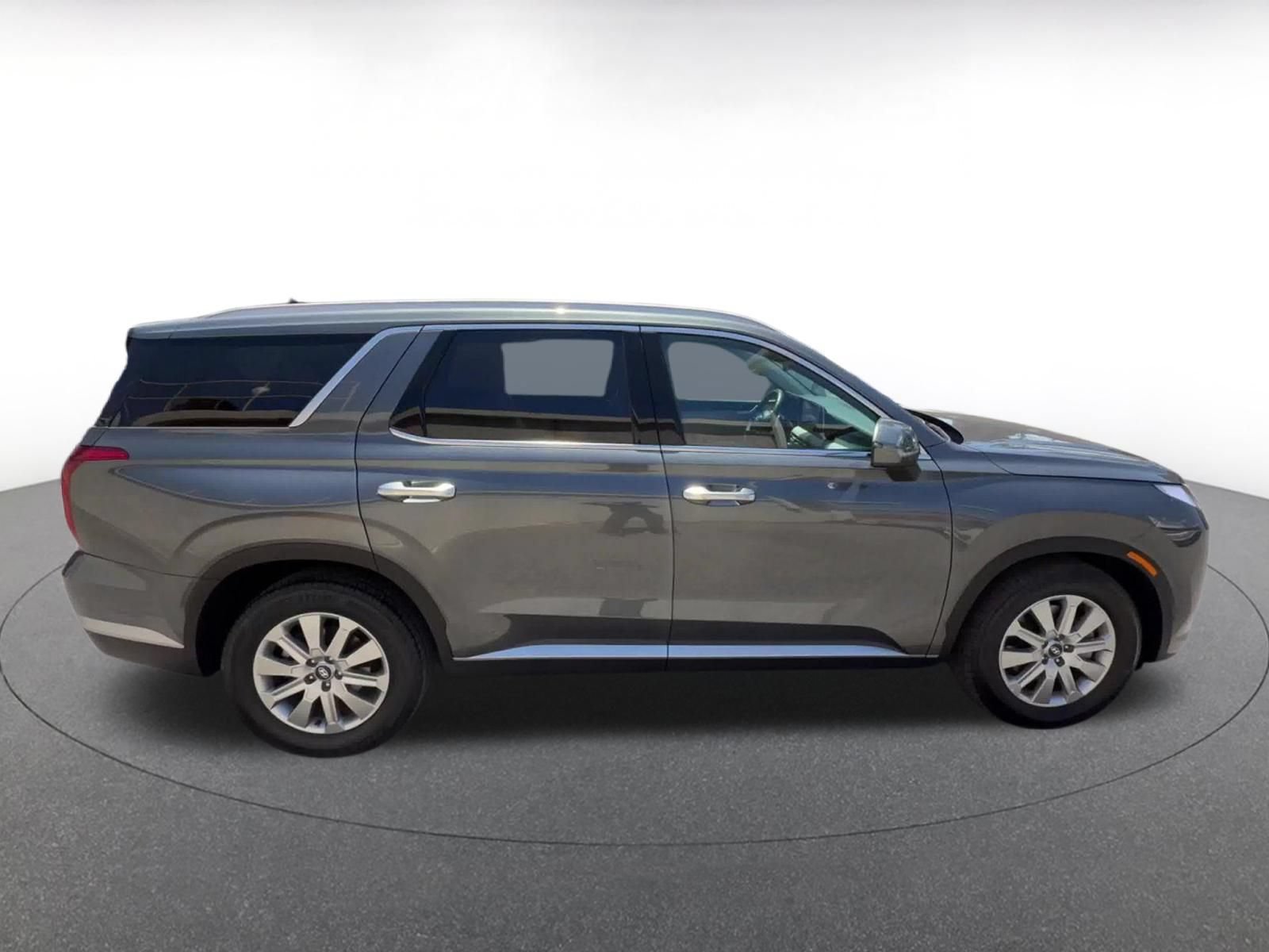 Used 2025 Hyundai Palisade SEL FWD image 16