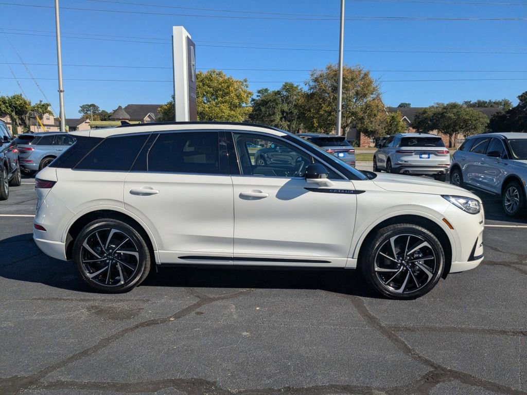 New 2025 Lincoln Corsair Grand Touring image 3