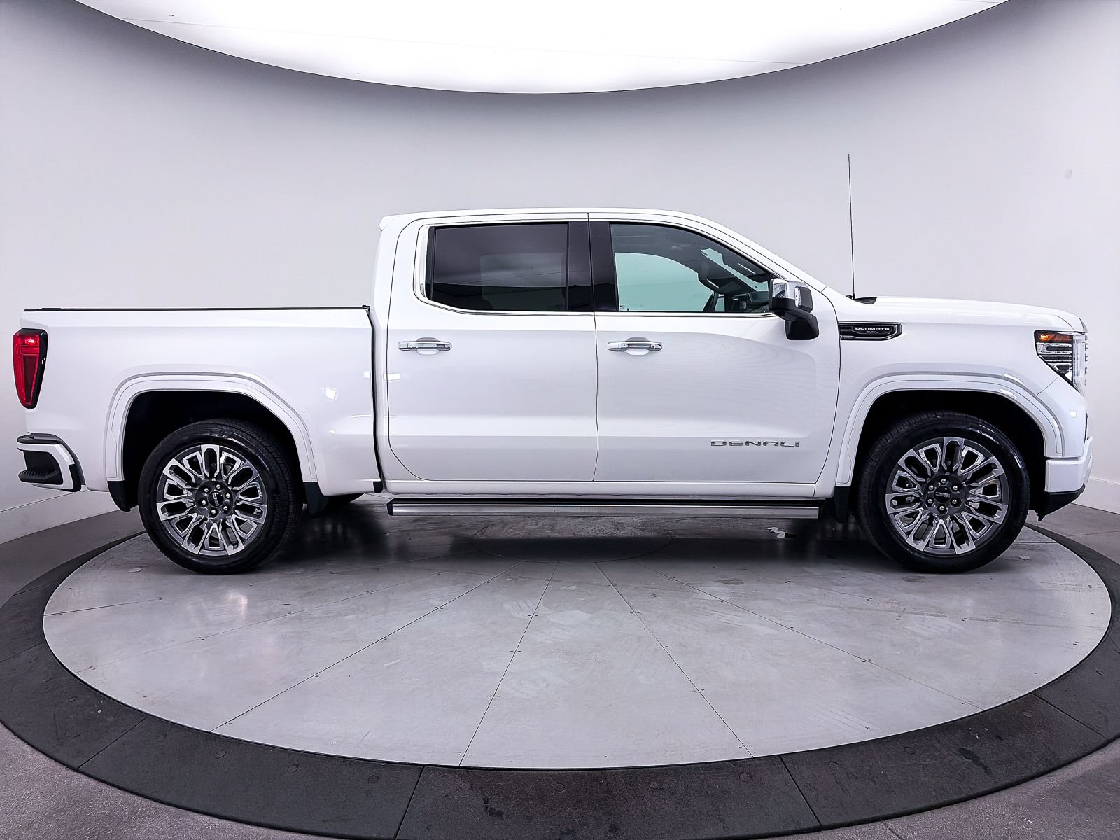 Used 2023 GMC Sierra 1500 Denali Ultimate AWD/4WD image 43