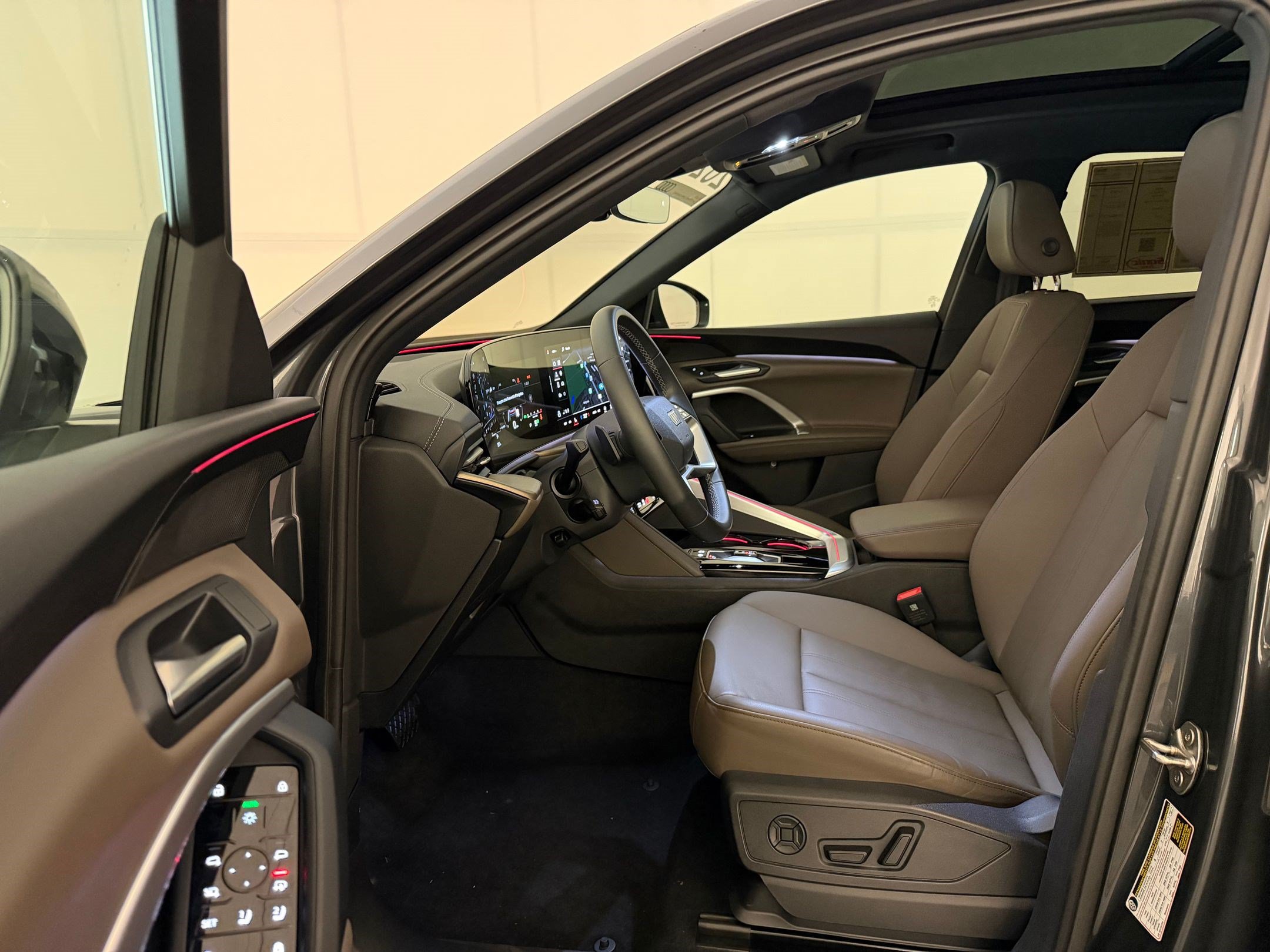 Certified 2025 Audi Q5 Premium w/ Convenience Package AWD/4WD image 5