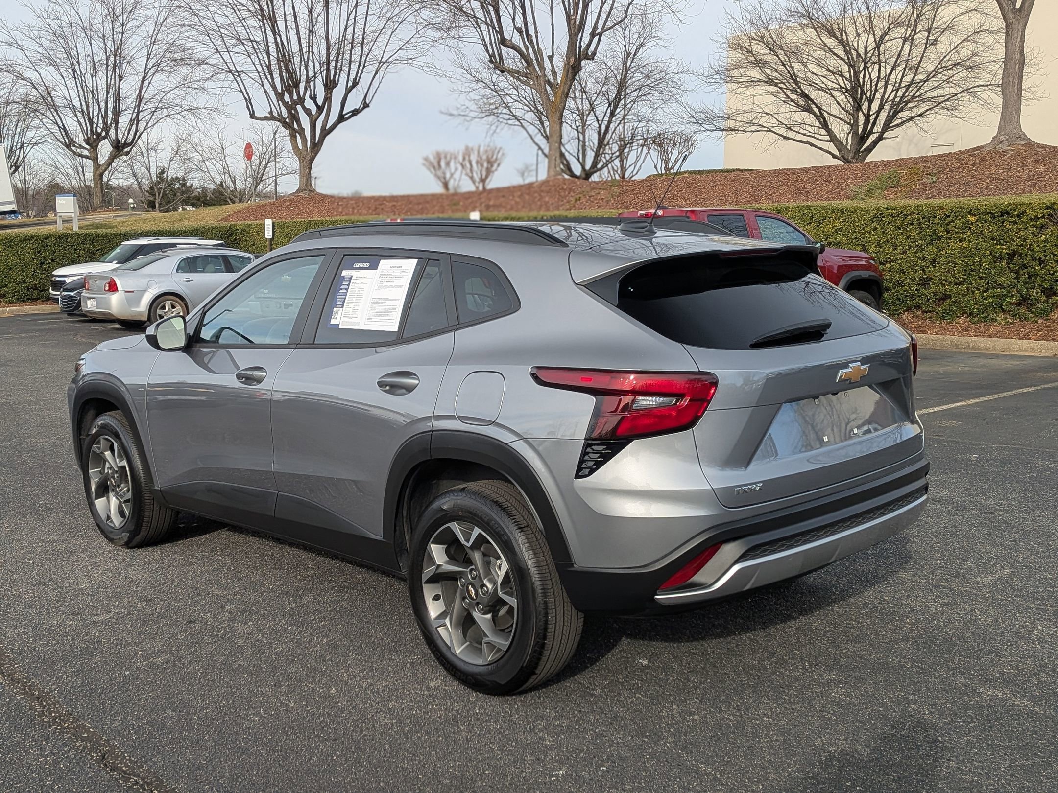 Certified 2025 Chevrolet Trax LT w/ LT Convenience Package image 7