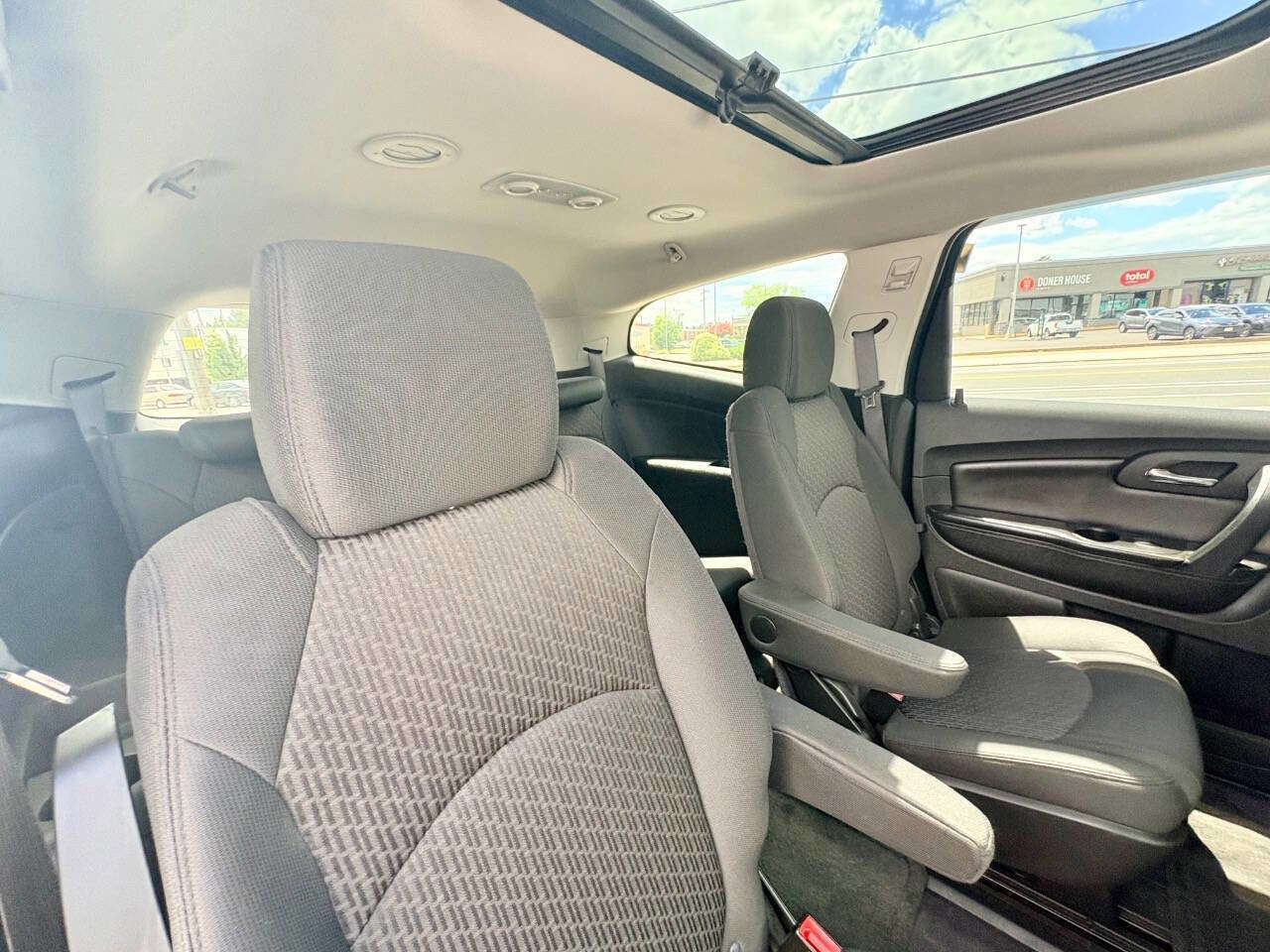 Used 2012 Chevrolet Traverse LT AWD/4WD image 32