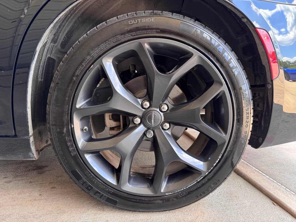 Used 2022 Chrysler 300 Touring L RWD image 24