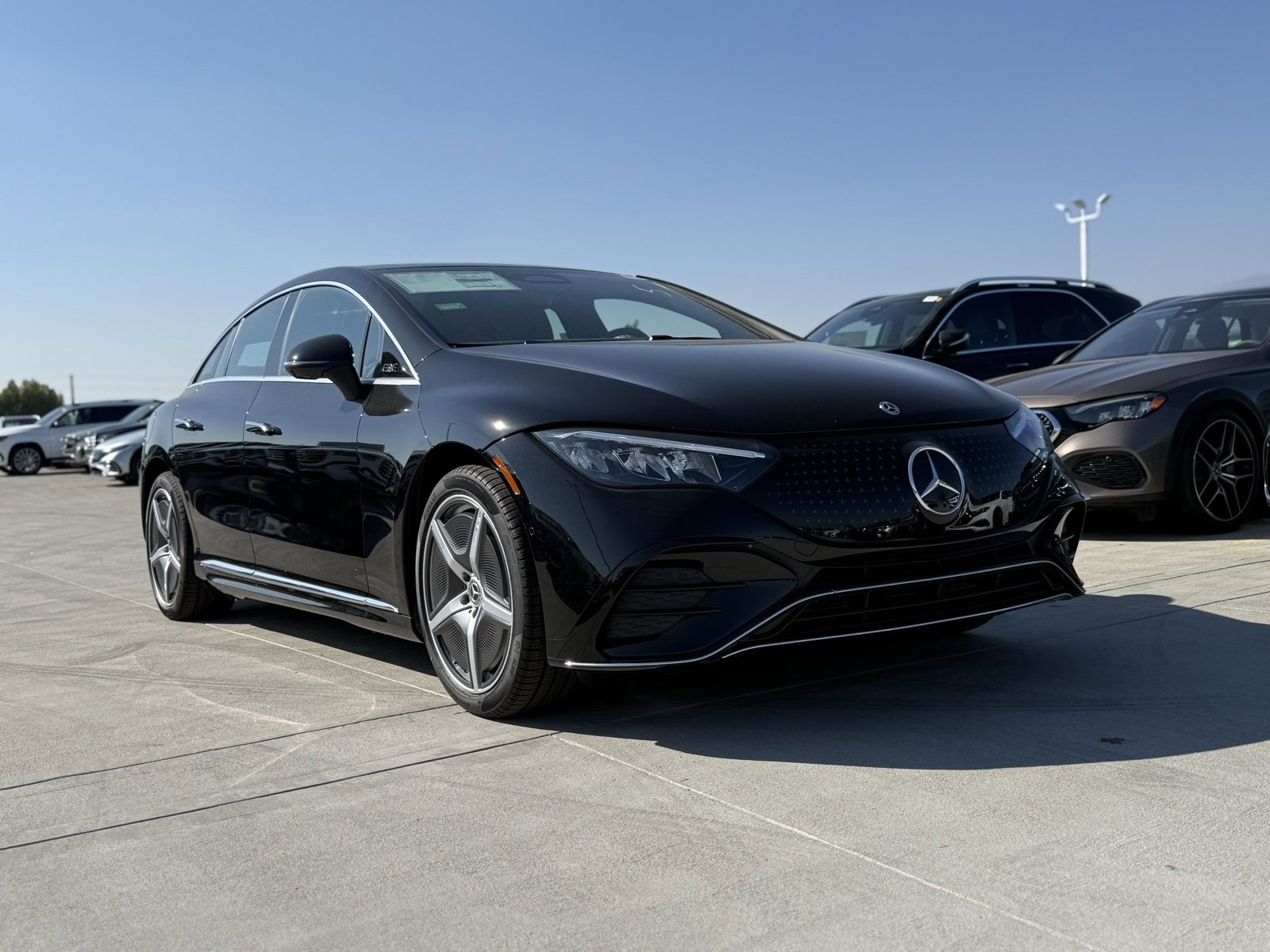 New 2026 Mercedes-Benz EQE 320 4MATIC Sedan image 2