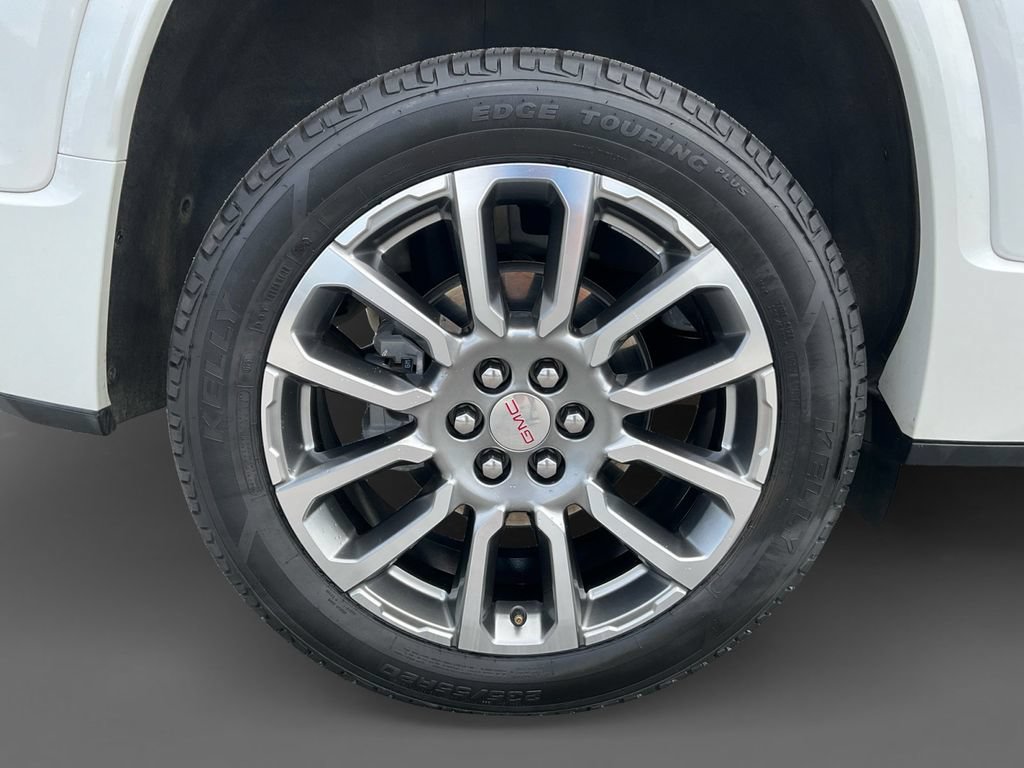 Used 2023 GMC Acadia Denali w/ Denali Ultimate Package FWD image 11