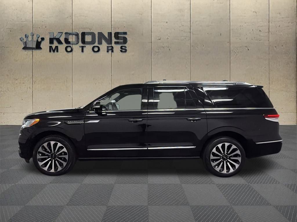 Certified 2023 Lincoln Navigator L Reserve image 4