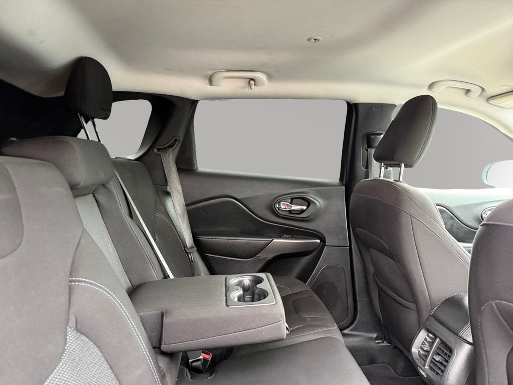 Used 2021 Jeep Cherokee Latitude image 15