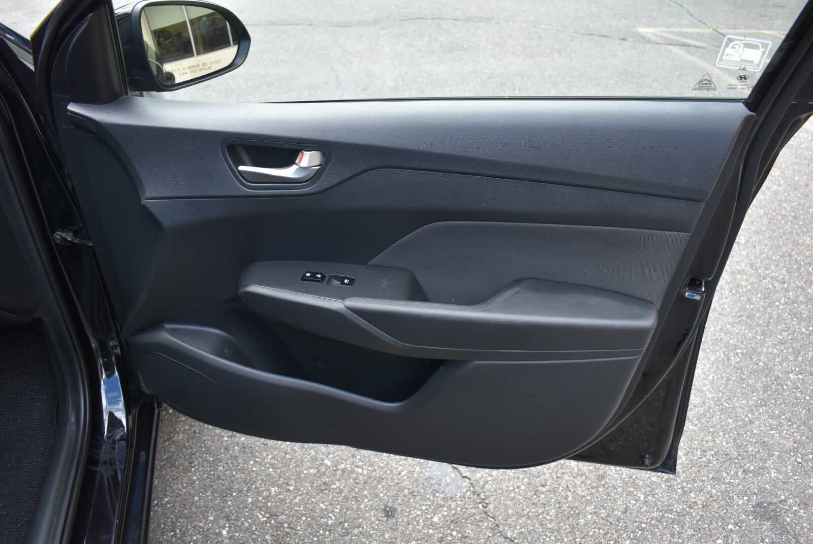 Used 2020 Hyundai Accent SE FWD image 37