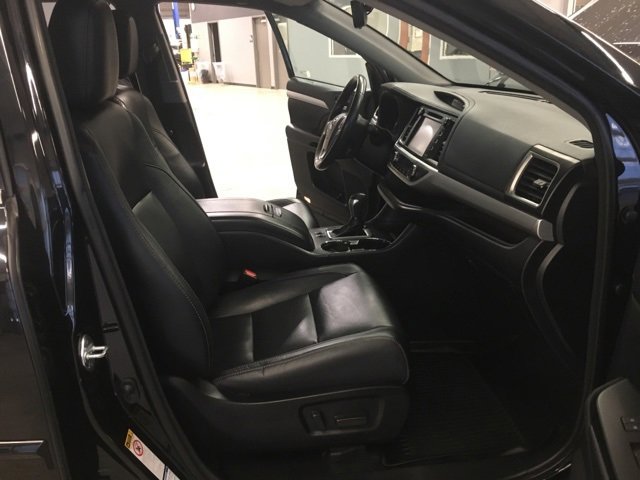 Used 2018 Toyota Highlander XLE image 39