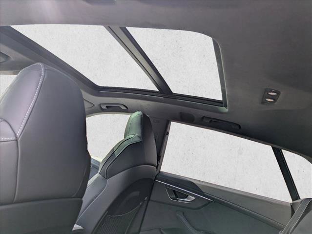 New 2025 Audi RS Q8 performance image 18