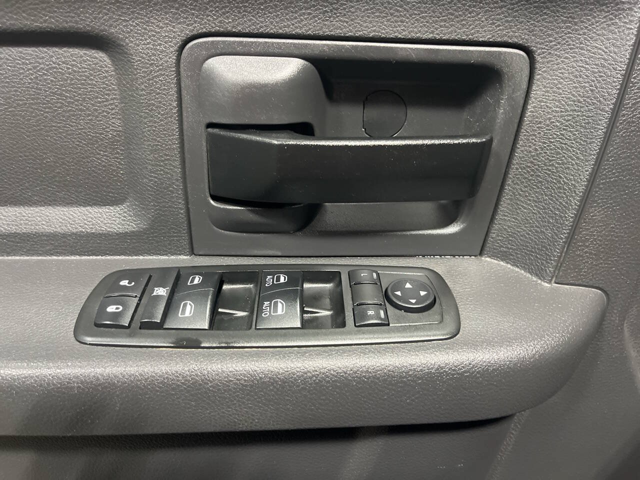 Used 2011 RAM 2500 ST w/ ST Popular Equipment Group AWD/4WD image 16