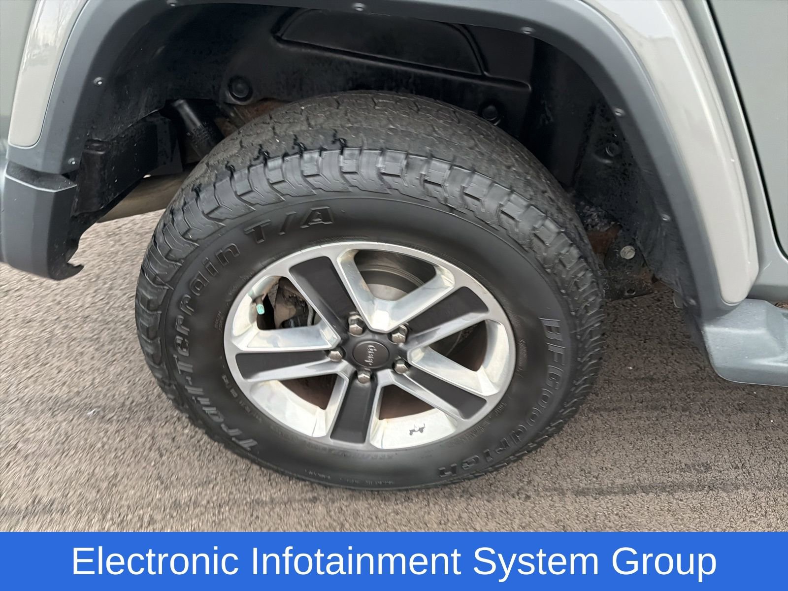 Used 2018 Jeep Wrangler Unlimited Sahara image 22