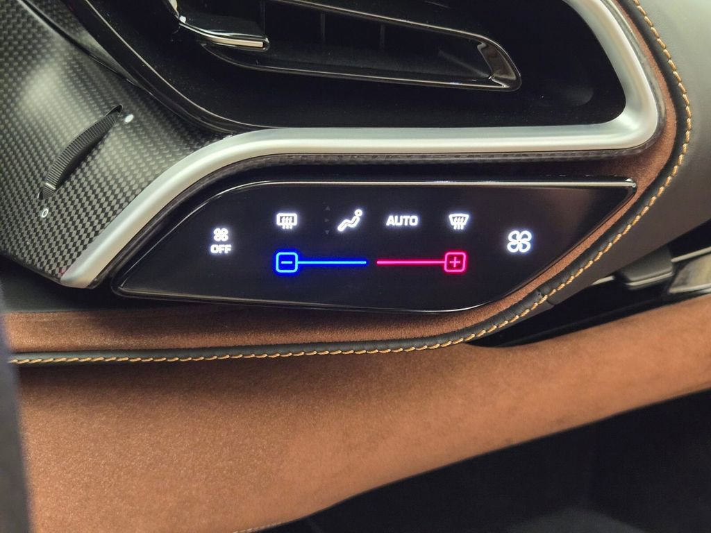 Used 2024 Ferrari 296 GTS image 39