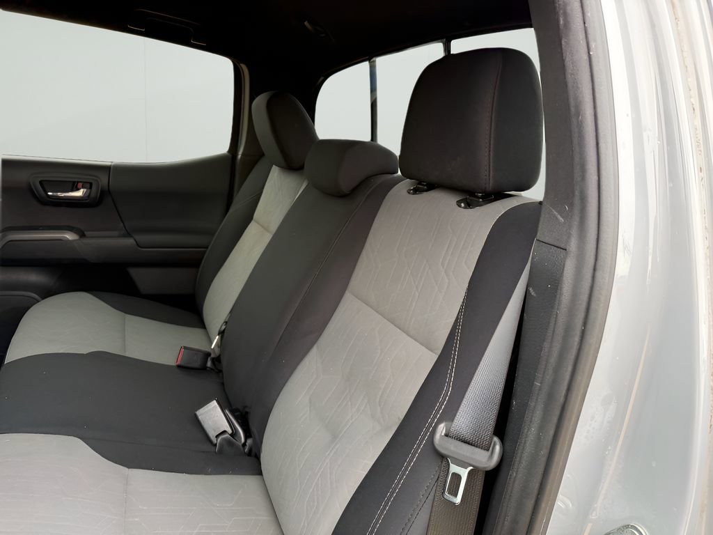 Used 2021 Toyota Tacoma TRD Sport w/ Technology Package image 14