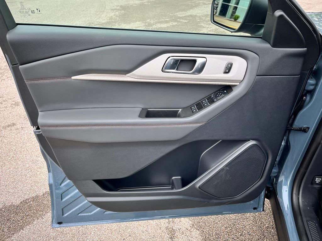 New 2026 Ford Explorer Active RWD image 15
