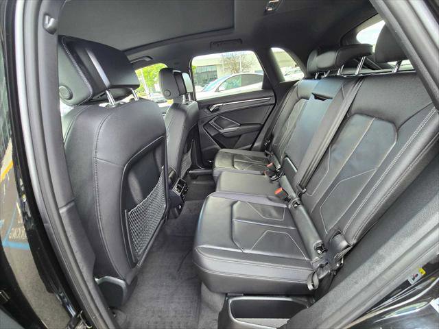 Used 2025 Audi Q3 2.0T Premium w/ Black Optic Sport Package AWD/4WD image 17