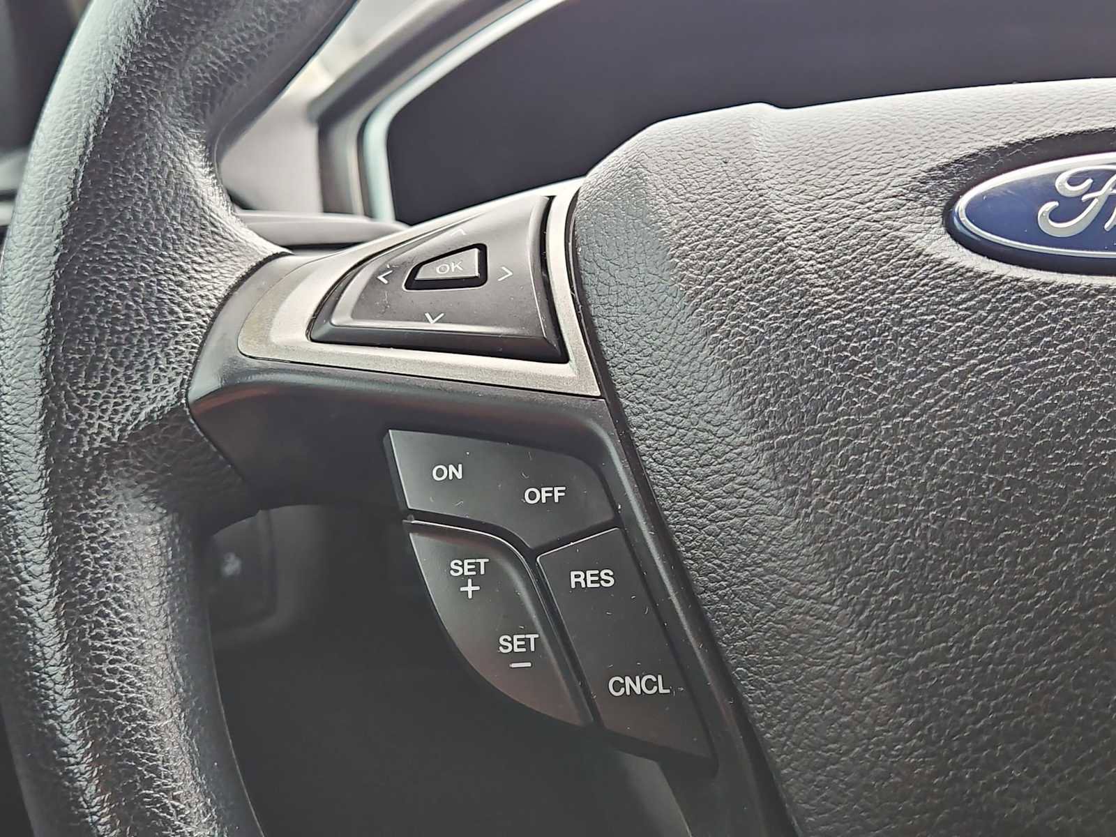 Used 2019 Ford Fusion SE image 23