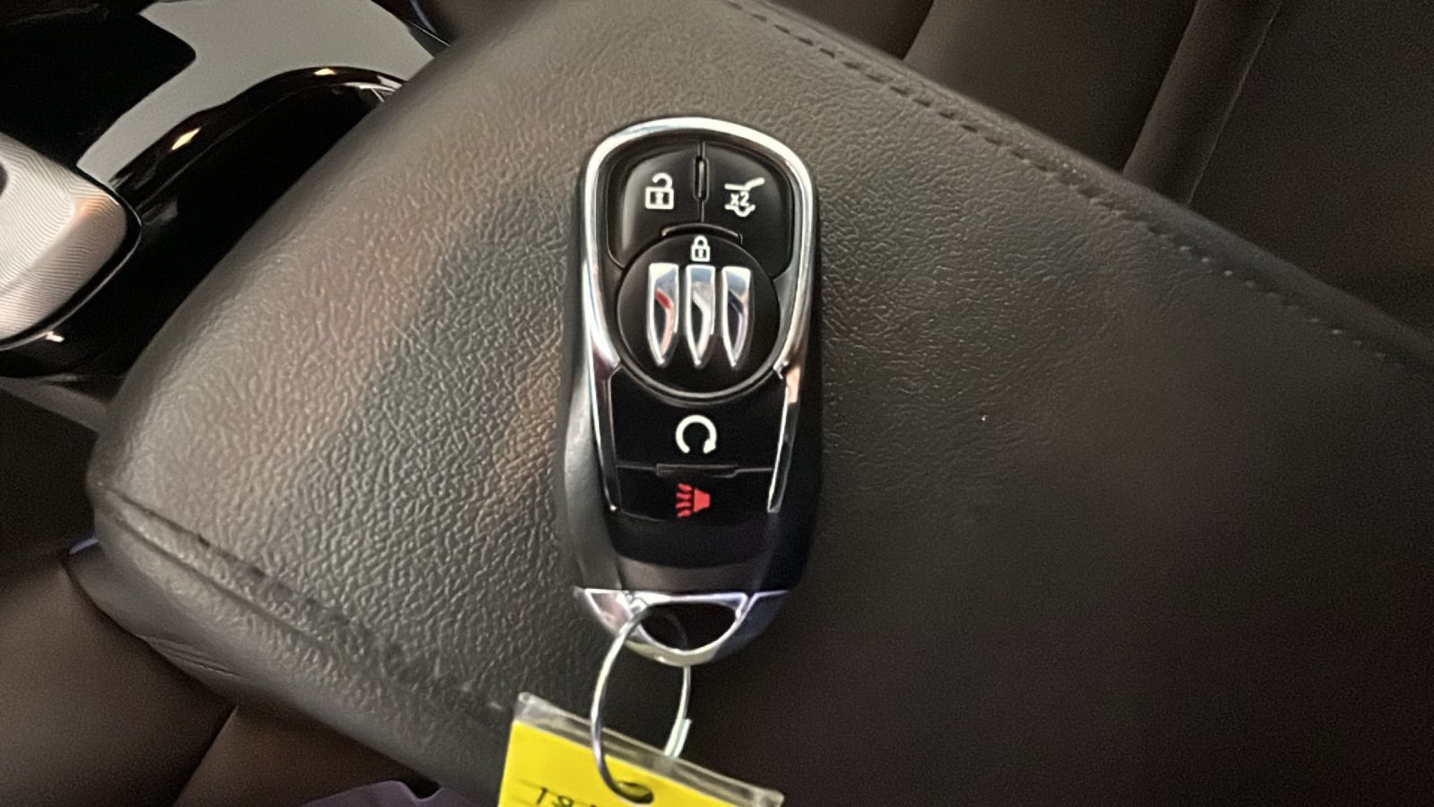 Used 2024 Buick Envista Sport Touring w/ Convenience I Package FWD image 23