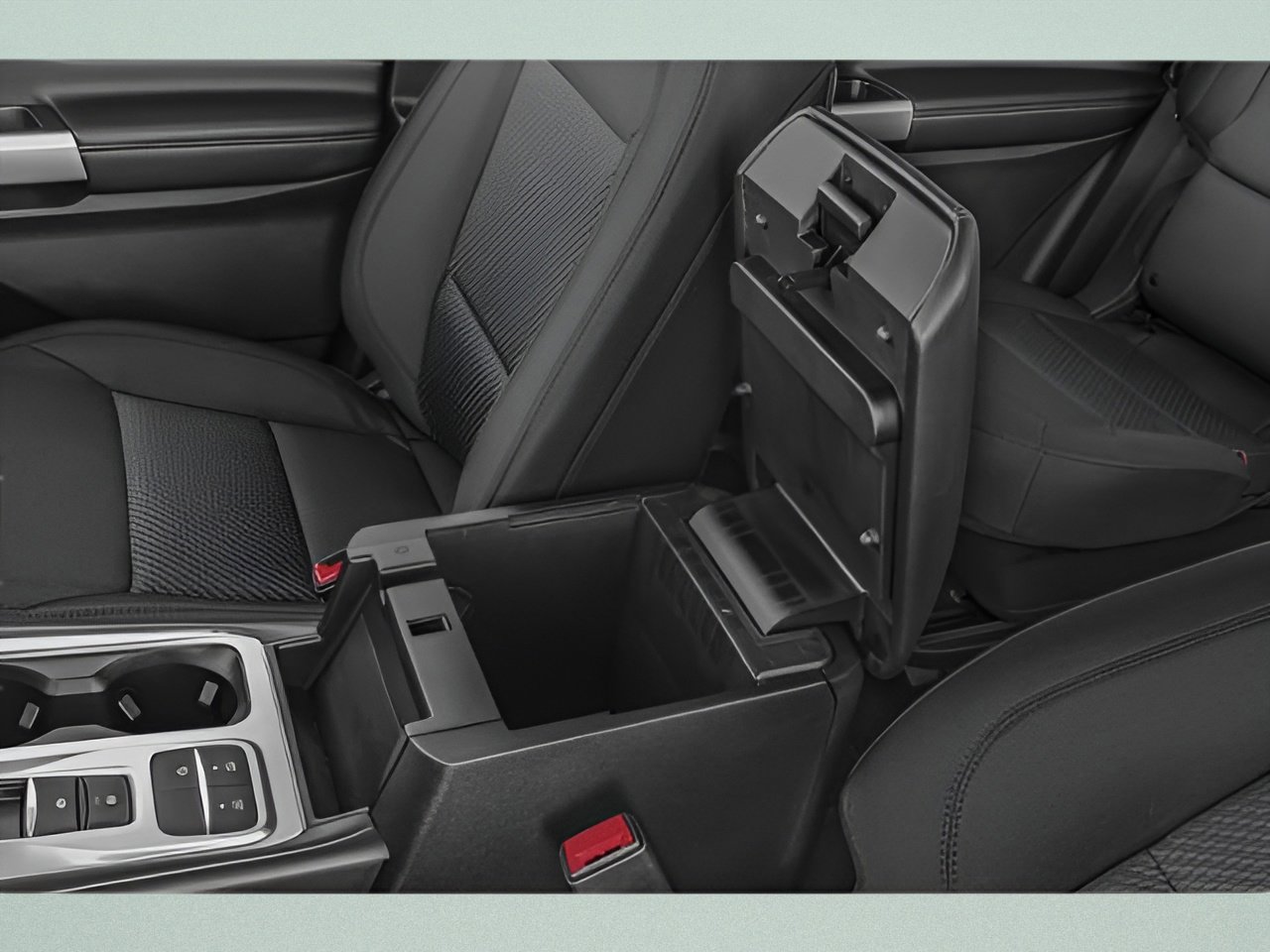 Used 2023 Ford Explorer XLT w/ Equipment Group 202A image 19