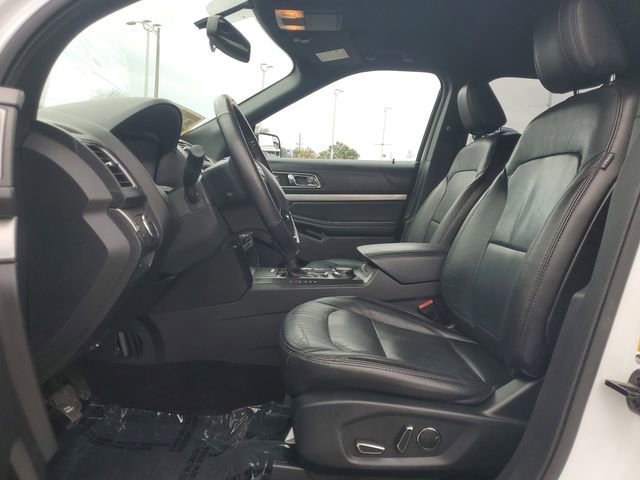 Certified 2018 Ford Explorer XLT w/ Equipment Group 202A image 16