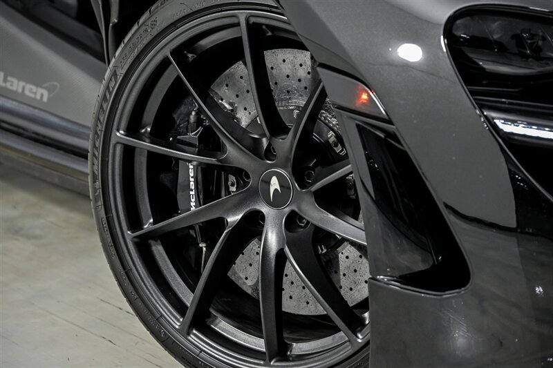 Used 2020 McLaren 720S Performance RWD image 3