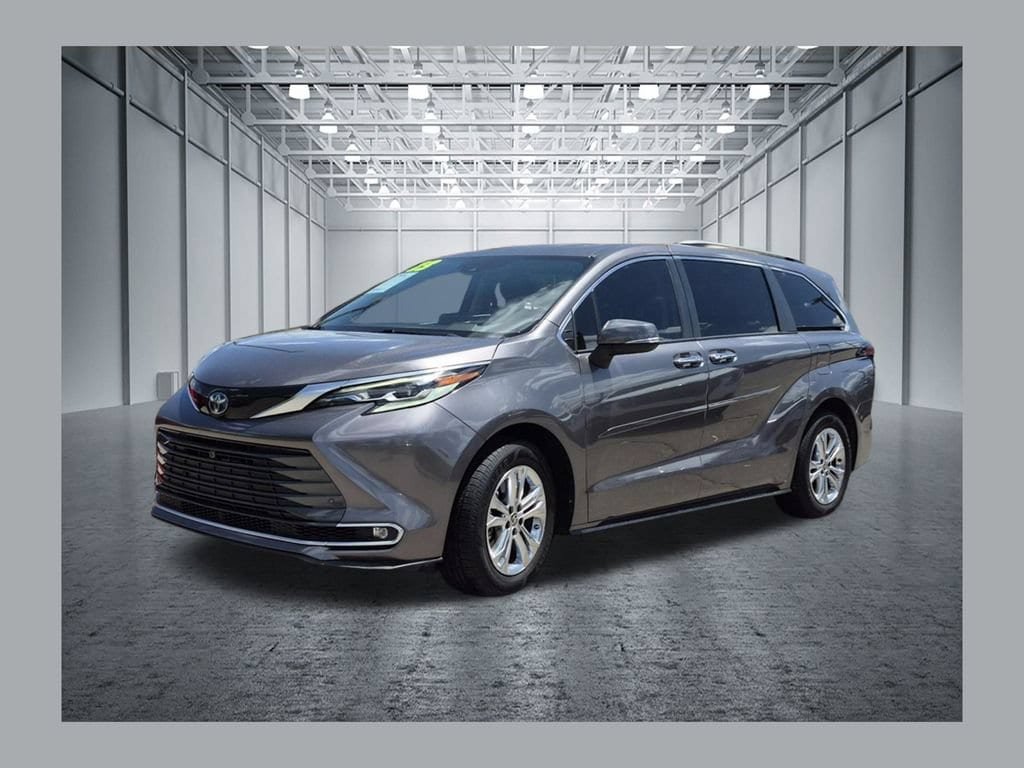 Used 2023 Toyota Sienna Platinum AWD/4WD 360° Tour
