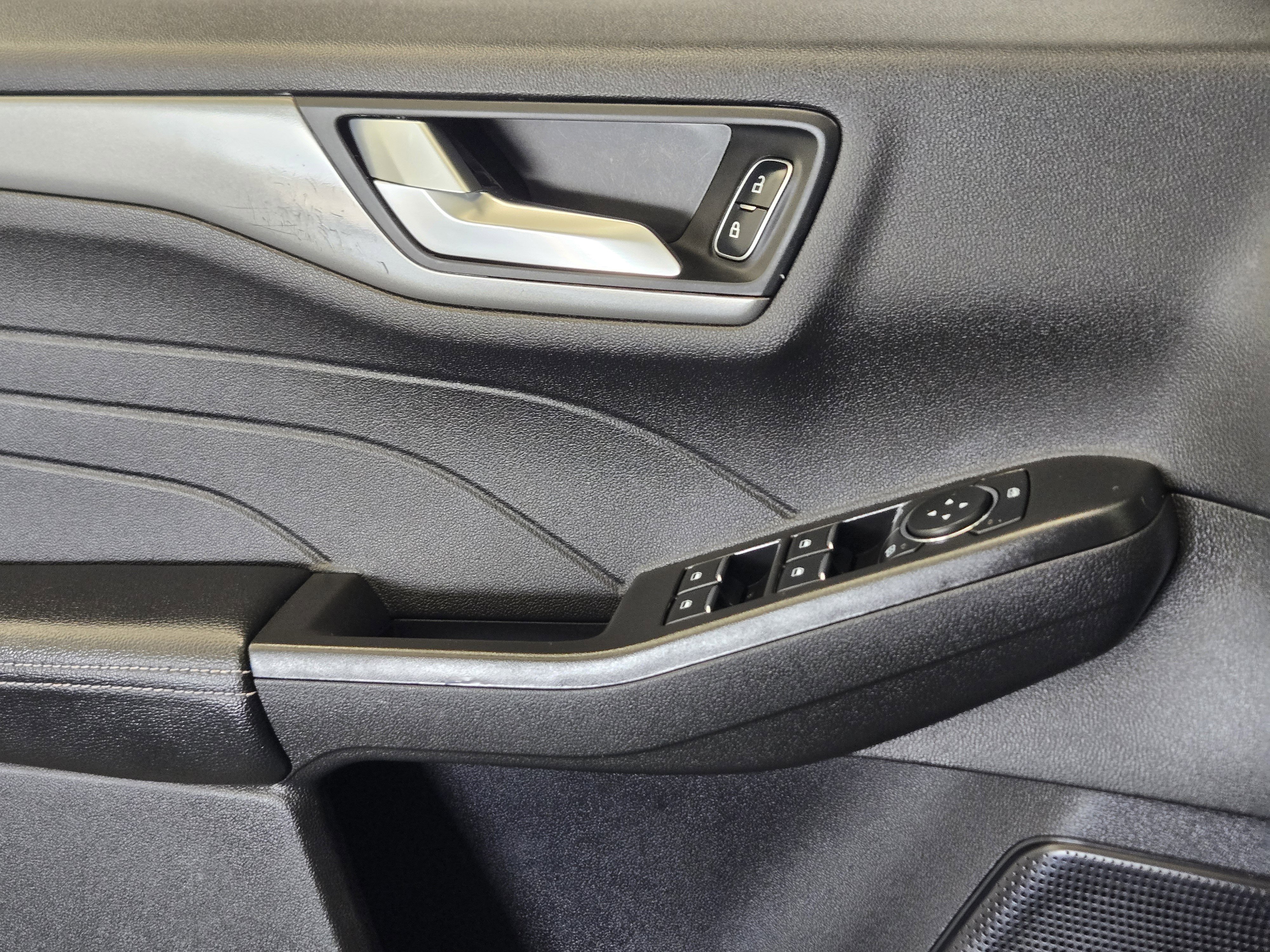 Certified 2024 Ford Escape PHEV image 22