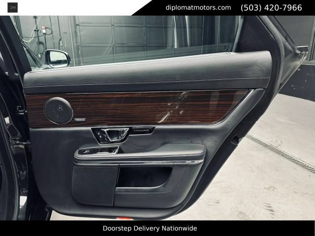 Used 2015 Jaguar XJ L Portfolio AWD/4WD image 28