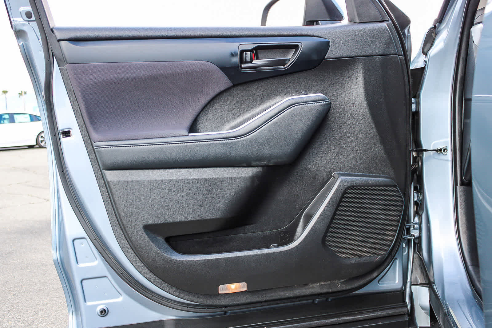 Used 2021 Toyota Highlander LE image 22