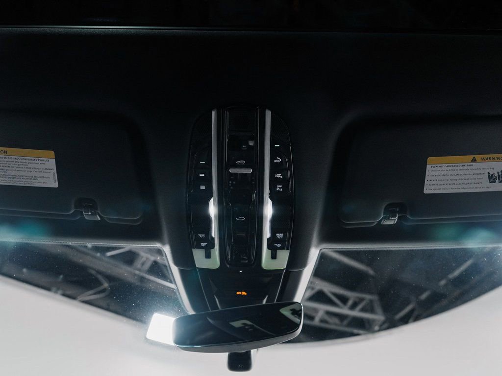 Used 2023 Porsche Cayenne w/ Premium Package image 39